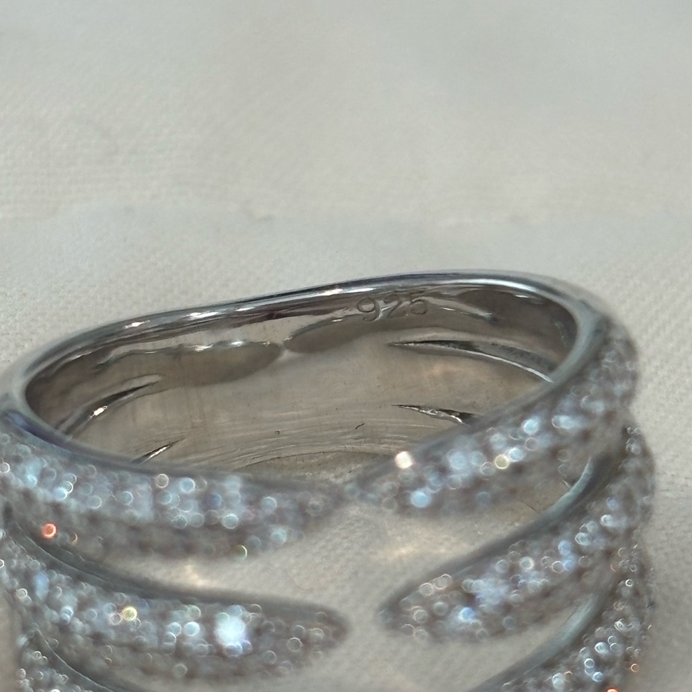 Lisa Robertson Elegant Sterling Silver Women's Ring - Picture 3 of 6